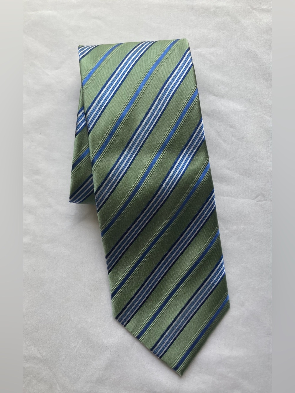 NWT Geoffrey Beene Silk Mens Necktie Green Blue Silver Striped 3.5x57”